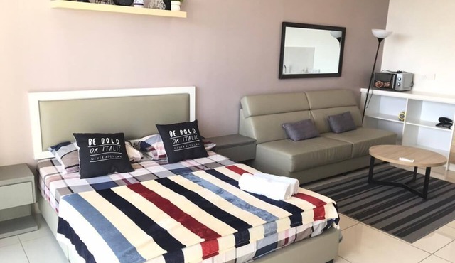 *BRAND NEW* EVO SUITES CAN SELF IN (WiFi)