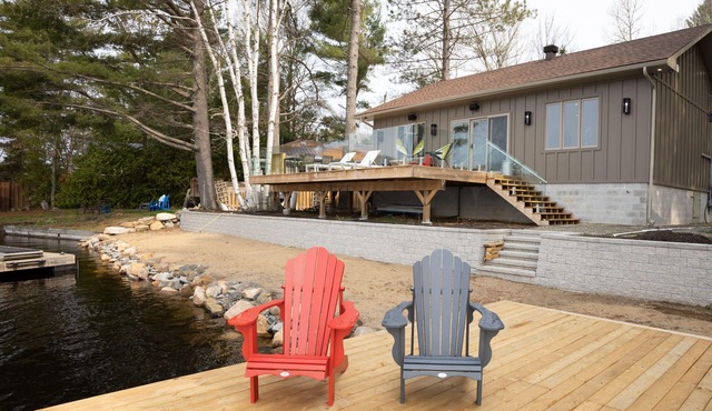 Brand new front lake cottage-15 min. from Dorset