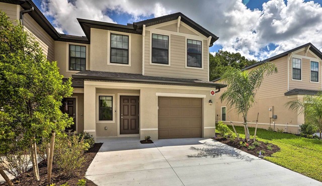 Brand New Fort Myers Townhome: Community Pool