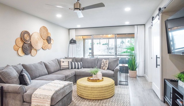 BRAND NEW FULL LUXURY REMODEL - Old Town Scottsdale! 2BR/2BA En-suite, Htd Pool!