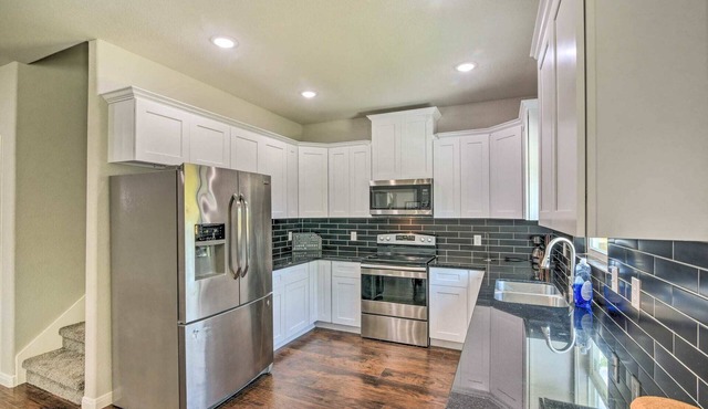 Brand New! Fully Furnished Texas City Home