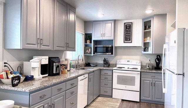 Brand New fully Remodeled modern Upstairs!