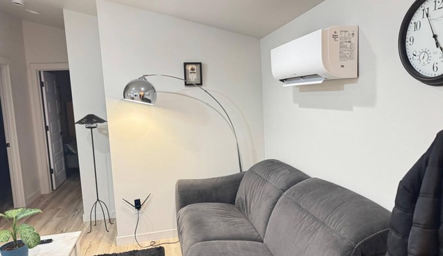 Brand-New Furnished 2BR 1 Bath Unit. Central Tacoma