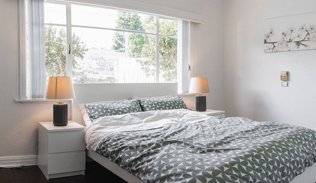 Brand new Furniture/3 Bedroom/Stylish Home