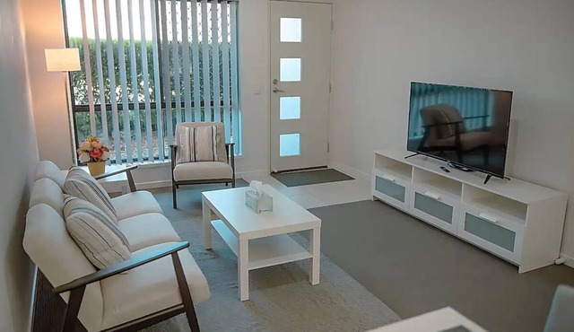 Brand New Furniture/Stylish Decor/3 Bedrooms