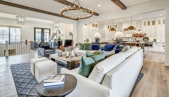 BRAND NEW Game Day Luxury Notre Dame Home w/Golf Cart -1.5 Mi to Stadium/Eddy St