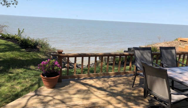 BRAND NEW ! GORGEOUS 3 BEDROOM LAKEFRONT IN VERMILION