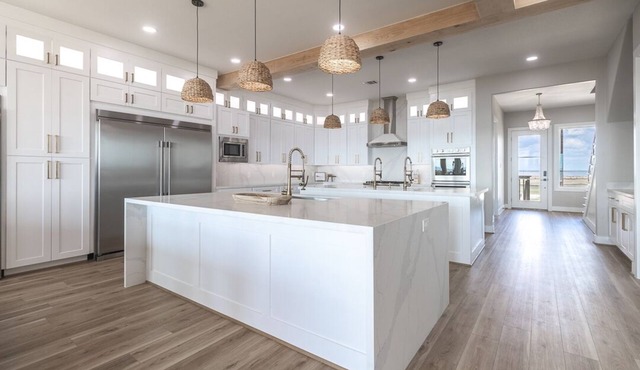 BRAND NEW GORGEOUS 5000sf 8 BEDROOM DREAM BEACH FRONT HOME - near Surfside beach