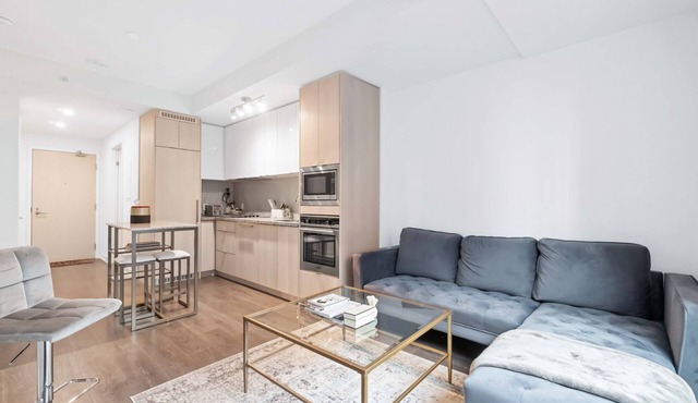 Brand new highrise condo steps away frm CN tower