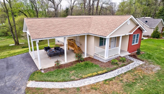Brand new home - 5 min to ETSU - Comfort & Convenience