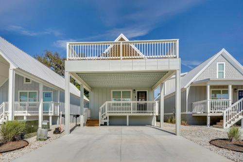 Brand new home in Steinhatchee with rooftop deck!
