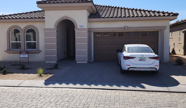 Brand new home in the middle of Palm Desert! Close to everything! South facing.