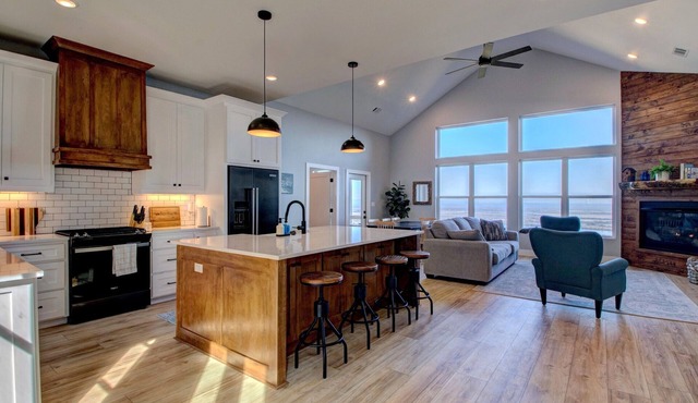 Brand new home on the north brow of Petit Jean Mountain. Stunning view!