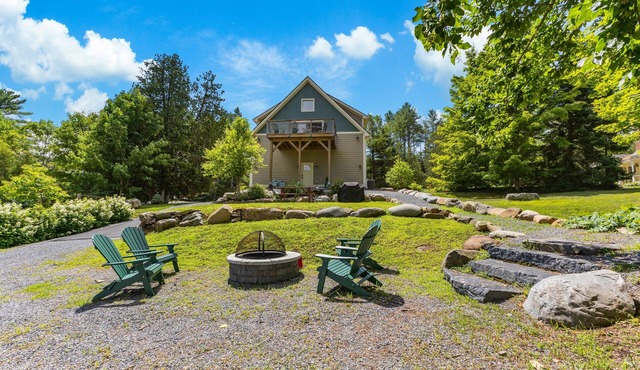 Brand new home w/lake access, dock, swim float, deck & gas grill - pet friendly