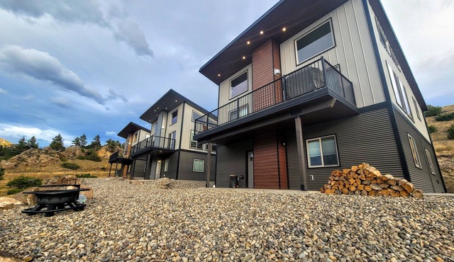 BRAND NEW HOME with the BEST VIEW OF THE MISSOURI RIVER