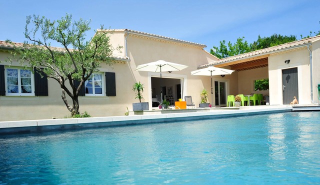 Brand new house, with all comfort and pool, at the foot of the Mont Ventoux.