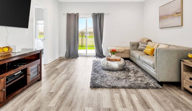 Brand New House with alot of ￼amenities. 5 miles from Striker sport complex.