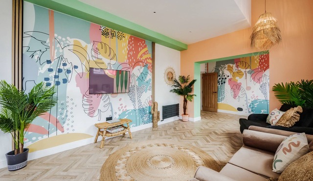 Brand New Ibiza-inspired Tropical & Stylish One bed Apartment