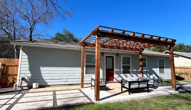 Brand-New Interior 4BR Central Austin Access