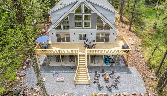 Brand New Lakefront 6k sqft Luxurious 9 BR Property in the Poconos!