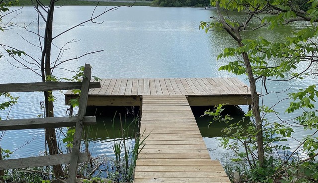 Brand New Lakefront Cabin with hot tub close to Ark Encounter