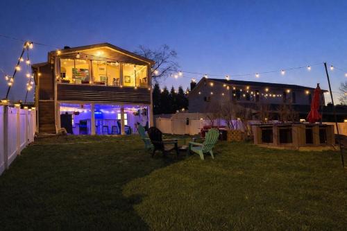 Brand New Lakeview Suite, Hot Tub and 4 Parking Spots