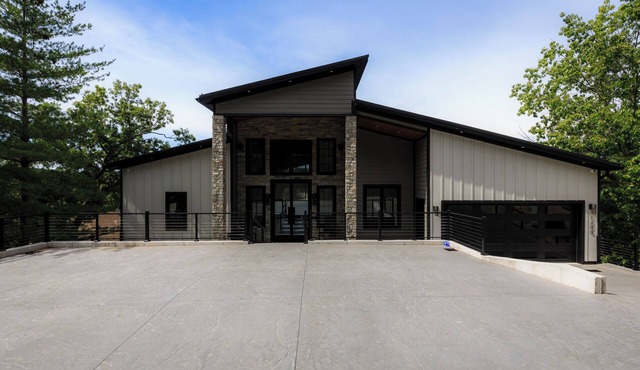 Brand New Lavish 6 bedroom Lake House with Pool and Dock in Luxurious Porta Cima