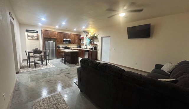 BRAND NEW Lodge Near Lake Keystone, Family Ready + BOAT Friendly