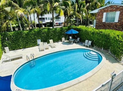 BRAND NEW! Lovely 1 Bedroom with Pool by the Beach