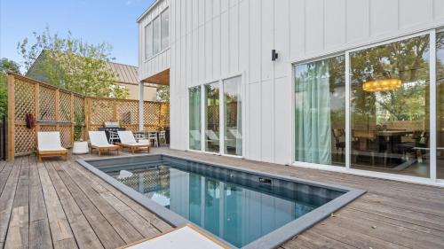 Brand New Low-Allergen Retreat with Hot Tub