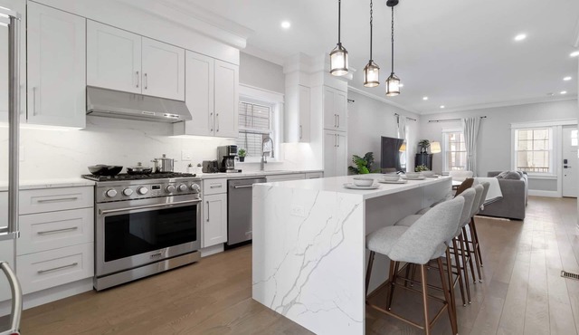 Brand New LUX-2 Level Living Harvard MIT Subway Cambridge 2 Parkings +Garage