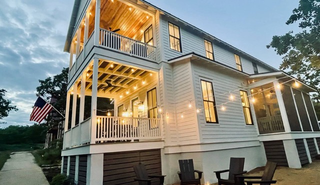 Brand new luxury cottage in Carlton Landing