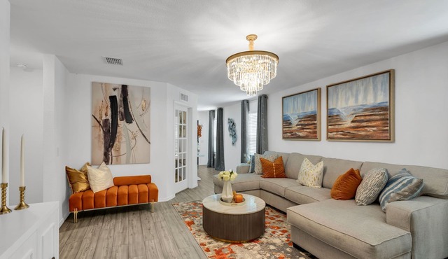 Brand new luxurious 4-bedroom house in Princeton with WiFi and AC