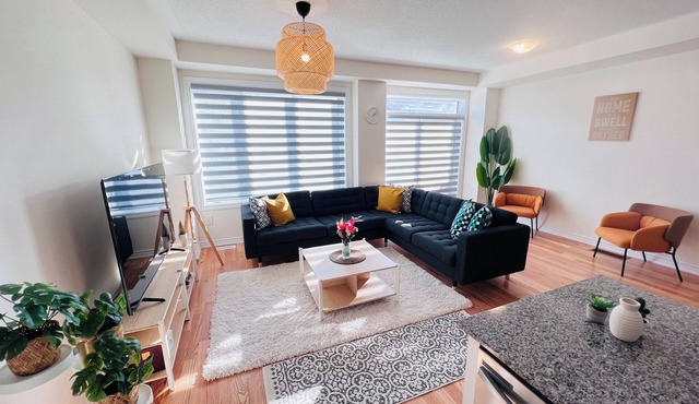 Brand New Luxurious & Cozy 4Beds + 2.5Bathrooms Townhouse