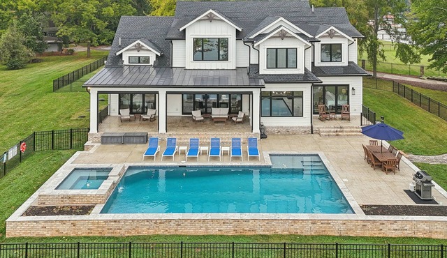 Brand New Luxurious Modern Farmhouse with Pool and Hot Tub - Beauitful Views!