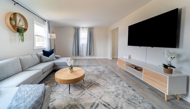 Brand New Luxurious Retreat near Downtown Vermilion and Beach
