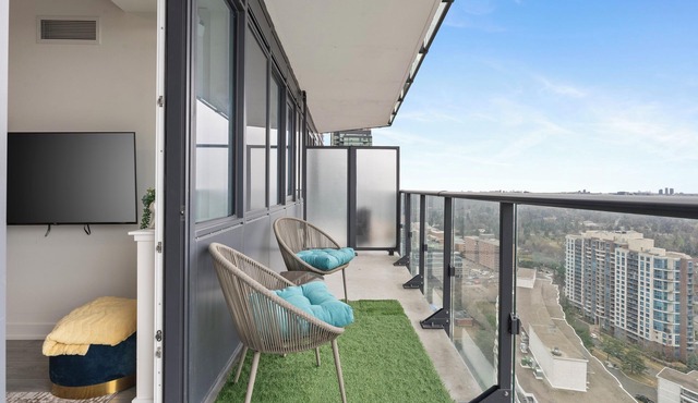 Brand new luxury 1 bedroom 1 bathroom condo in heart of Toronto