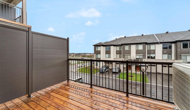 Brand New Luxury 2 Bedroom. 20mins to DT