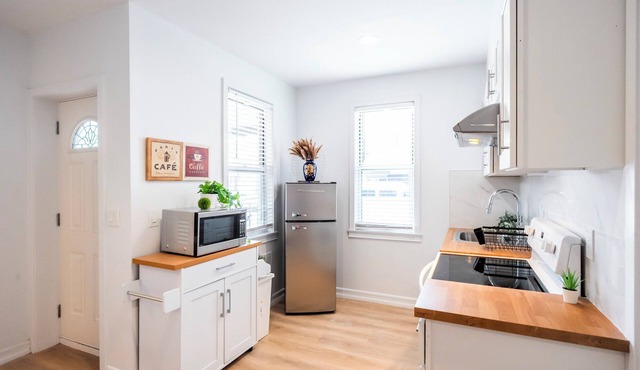 Brand New! Luxury 2BR 2BA/Patio! Courtyard/Parking