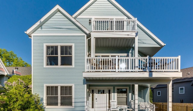 BRAND NEW Luxury Beach Homes by North Beach-BEST LOCATION-Walk to Town-SLEEP 32