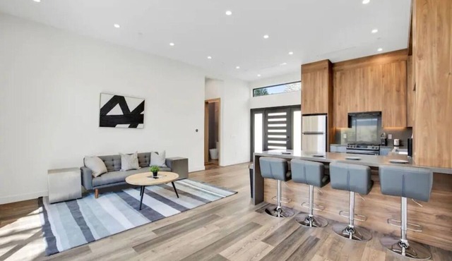 Brand New Luxury Guest Home Near Burbank Studios
