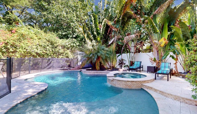 Brand New Luxury Home w Pool Spa Washer Dryer and Gourmet Kitchen