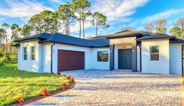 Brand New Luxury Modern House with Hot Tub