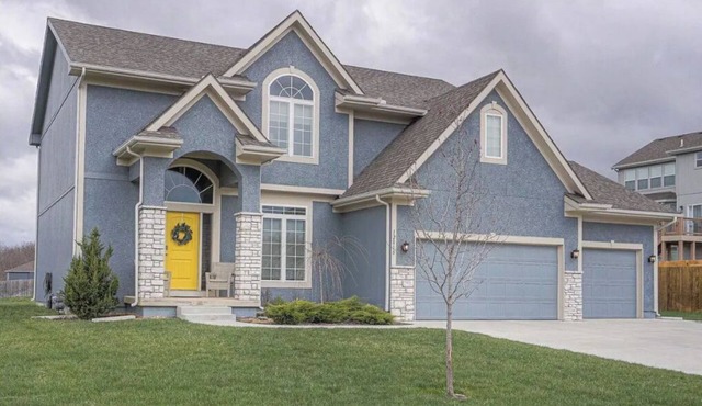 Brand NEW Luxury Scandinavian Style Basement Apartment!