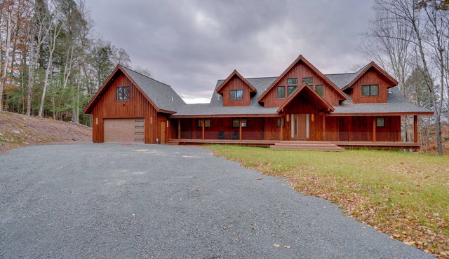 Brand New Luxury Ski Cabin - 2 Mi to Windham Mtn!