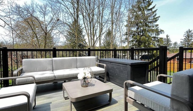BRAND-NEW LUXURY SUITE in DOON SOUTH, min to 401