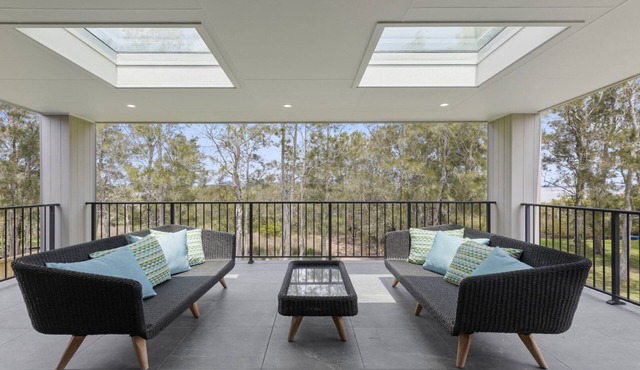 Brand new luxury, TOP NOTCH