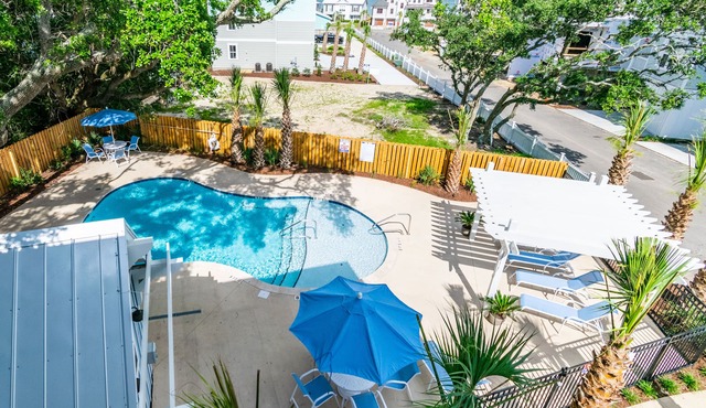 Brand NEW! | Luxury Townhome | 2 Master Suites | Elevator | Pool and ocean view