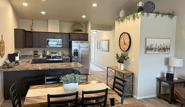 Brand New Luxury Townhouse Getaway in Lewiston, Idaho!