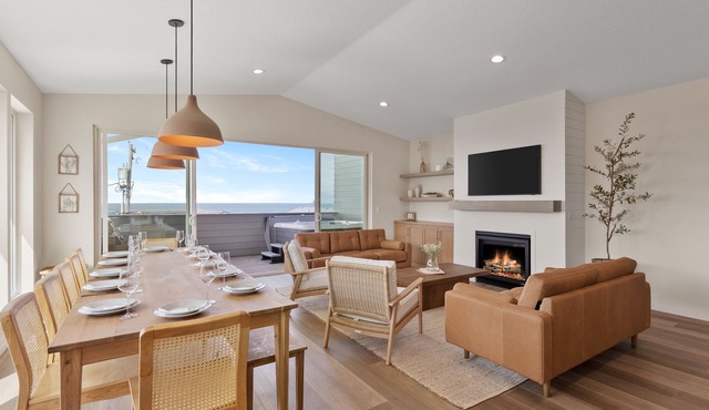 Brand New Luxury Beach Home w Hot Tub & Sauna